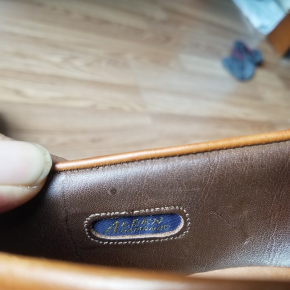 Vintage Allen Edmonds Tan loafers main image 6